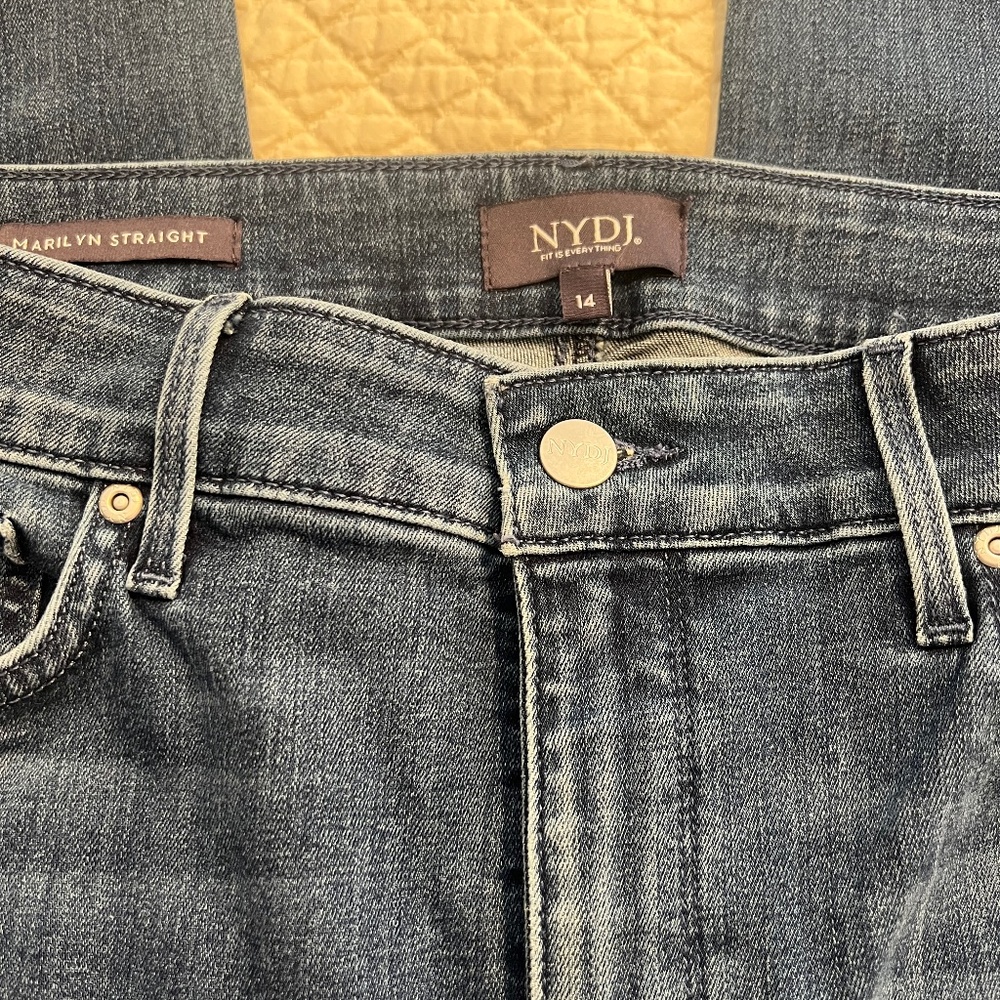 NYDJ Marilyn Straight size 14